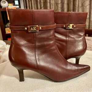 AK Anne Klein Leather Heeled Boots iflex Wine Burgundy Size 6M Classic Polished